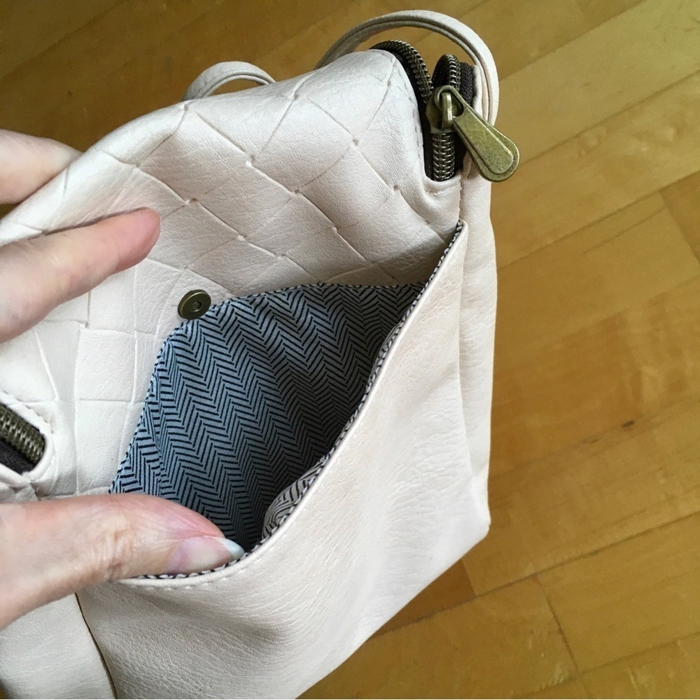 Quilted Crossbody Bag, Cream with Black, White Abstract Print Interior - Picture 9 of 16